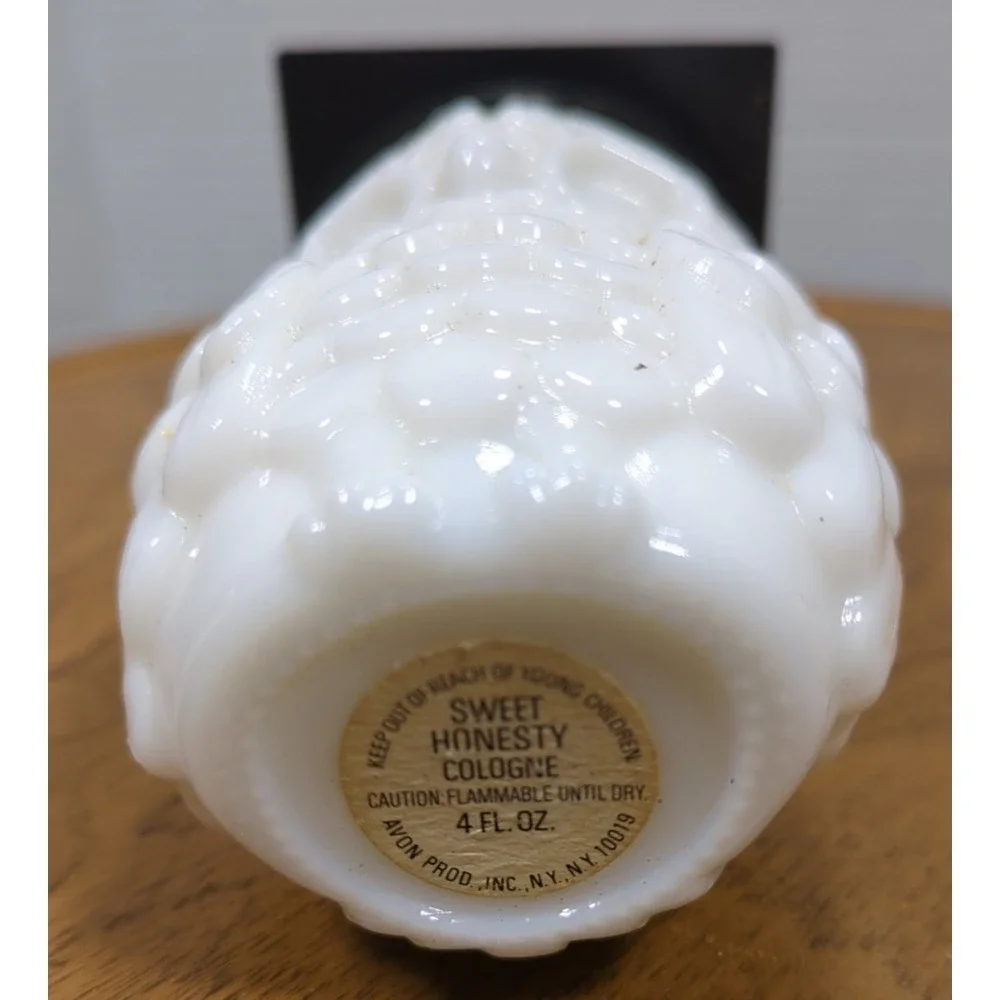 Vtg Avon White Milk Glass Graduate Black Mortarboard Eyeglasses Owl Empty Bottle